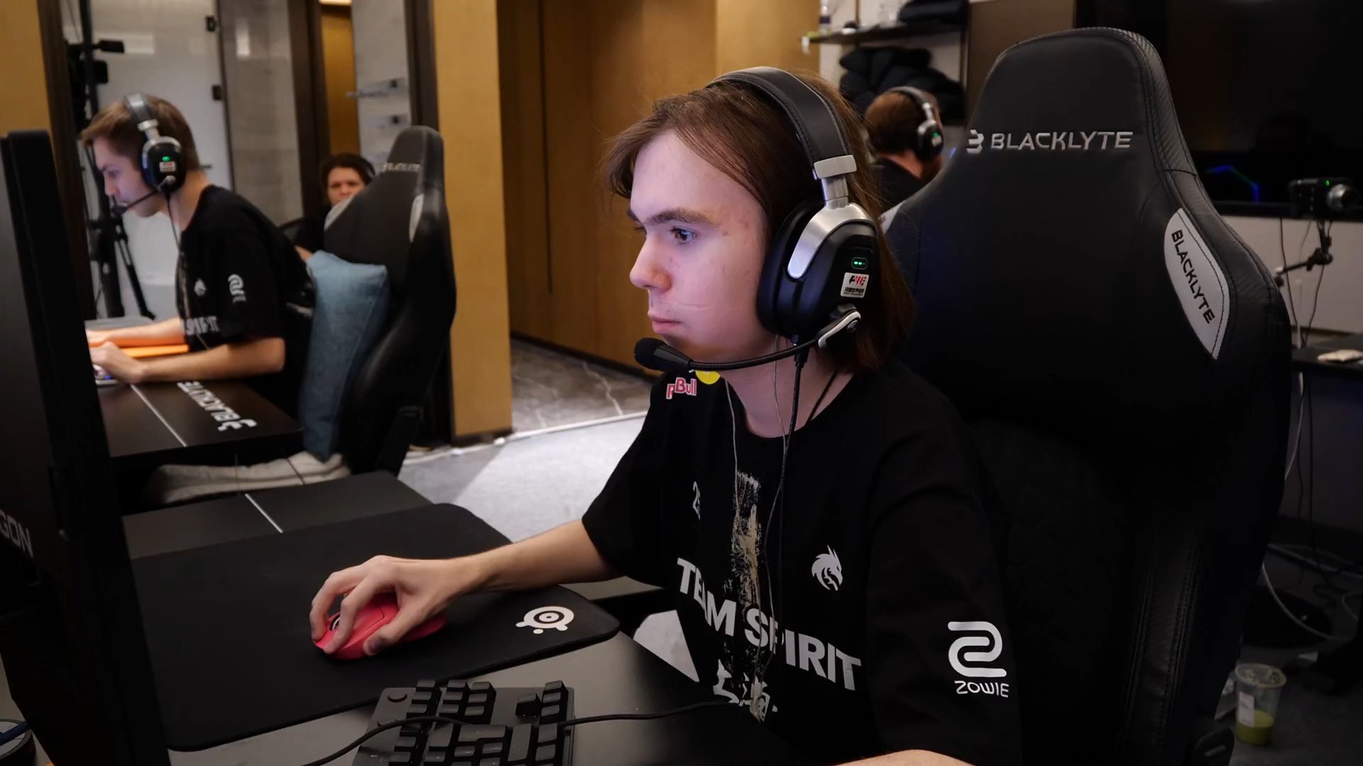 例的推出 例的推出