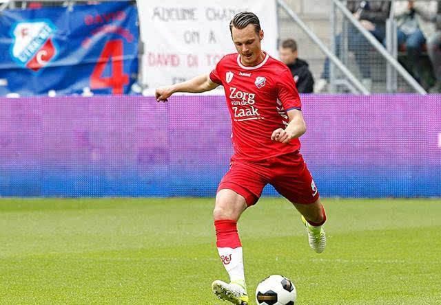 试赌四人下 试赌四人下