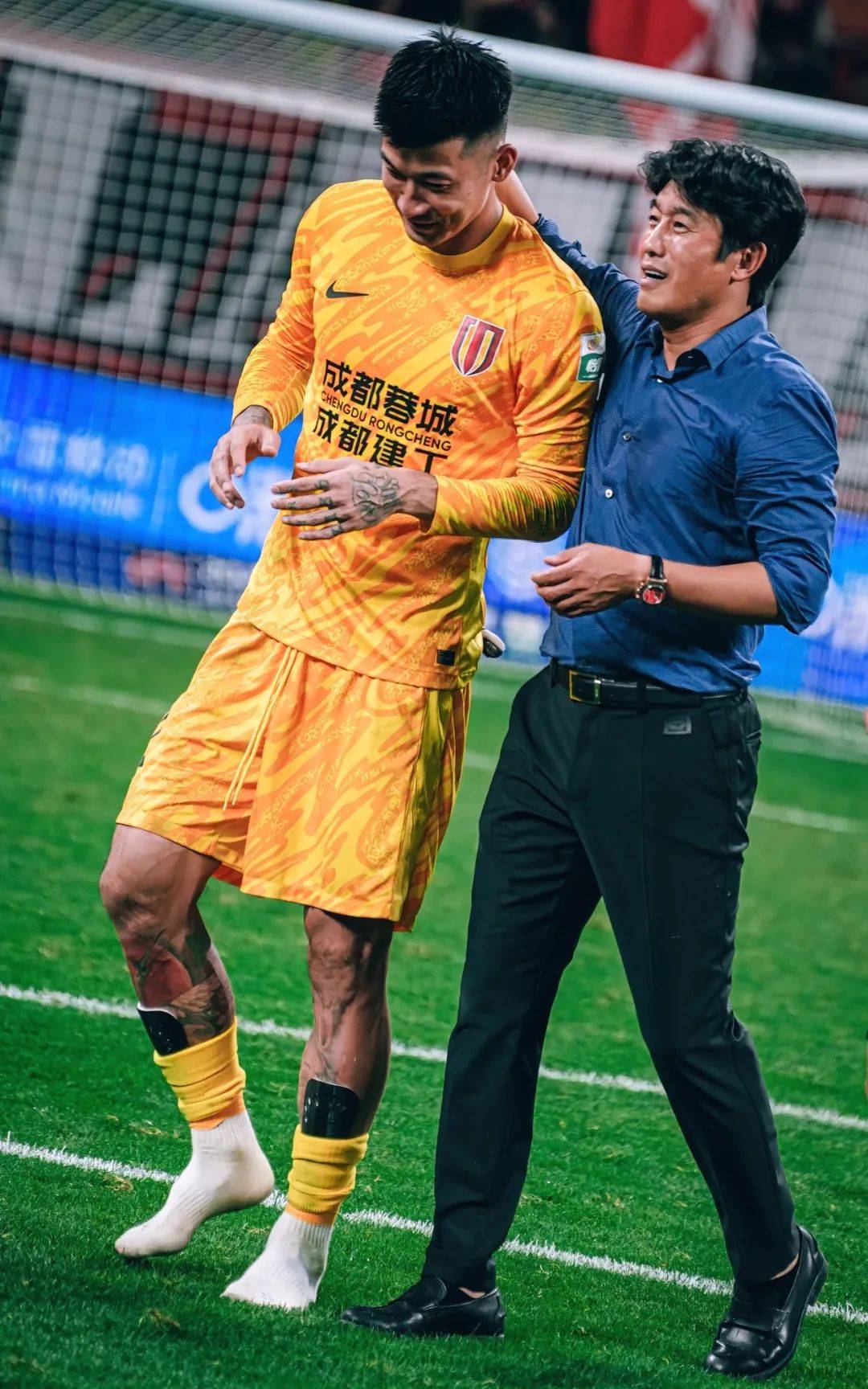 放大了尾部 放大了尾部